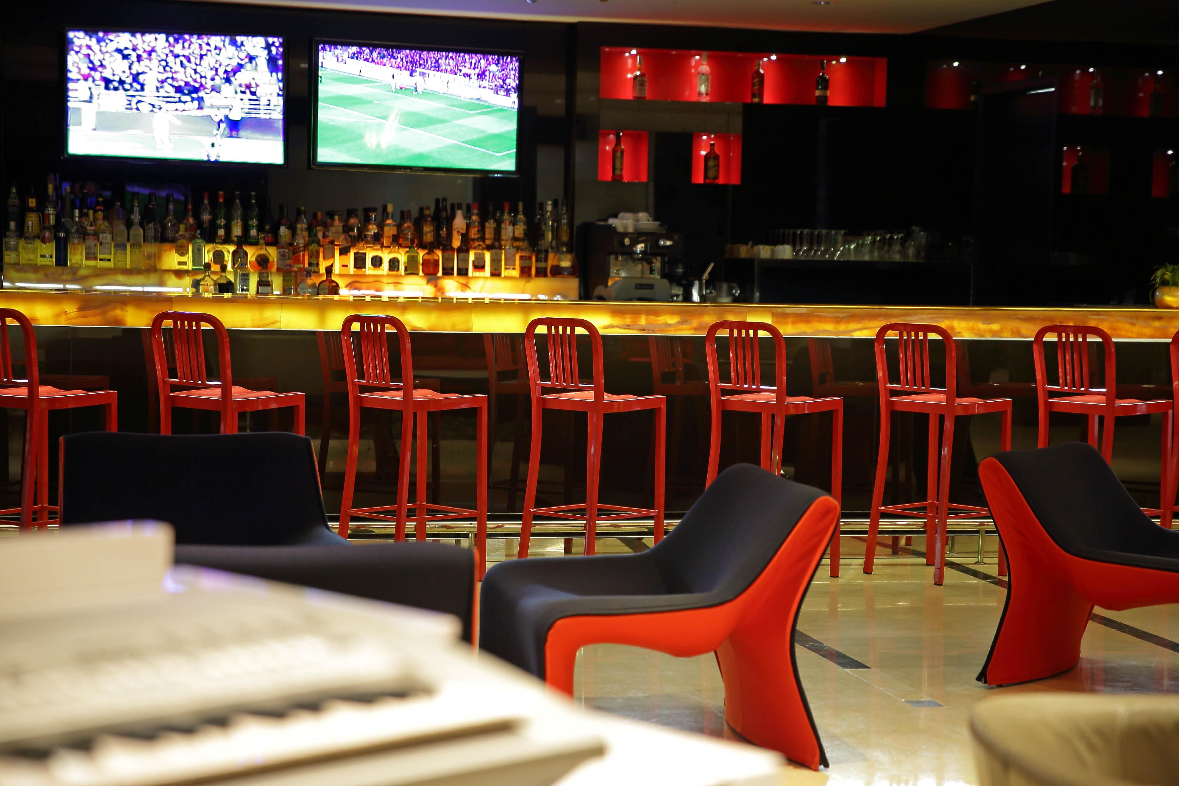 Sheraton Grand Panama Екстериор снимка The bar at the hotel