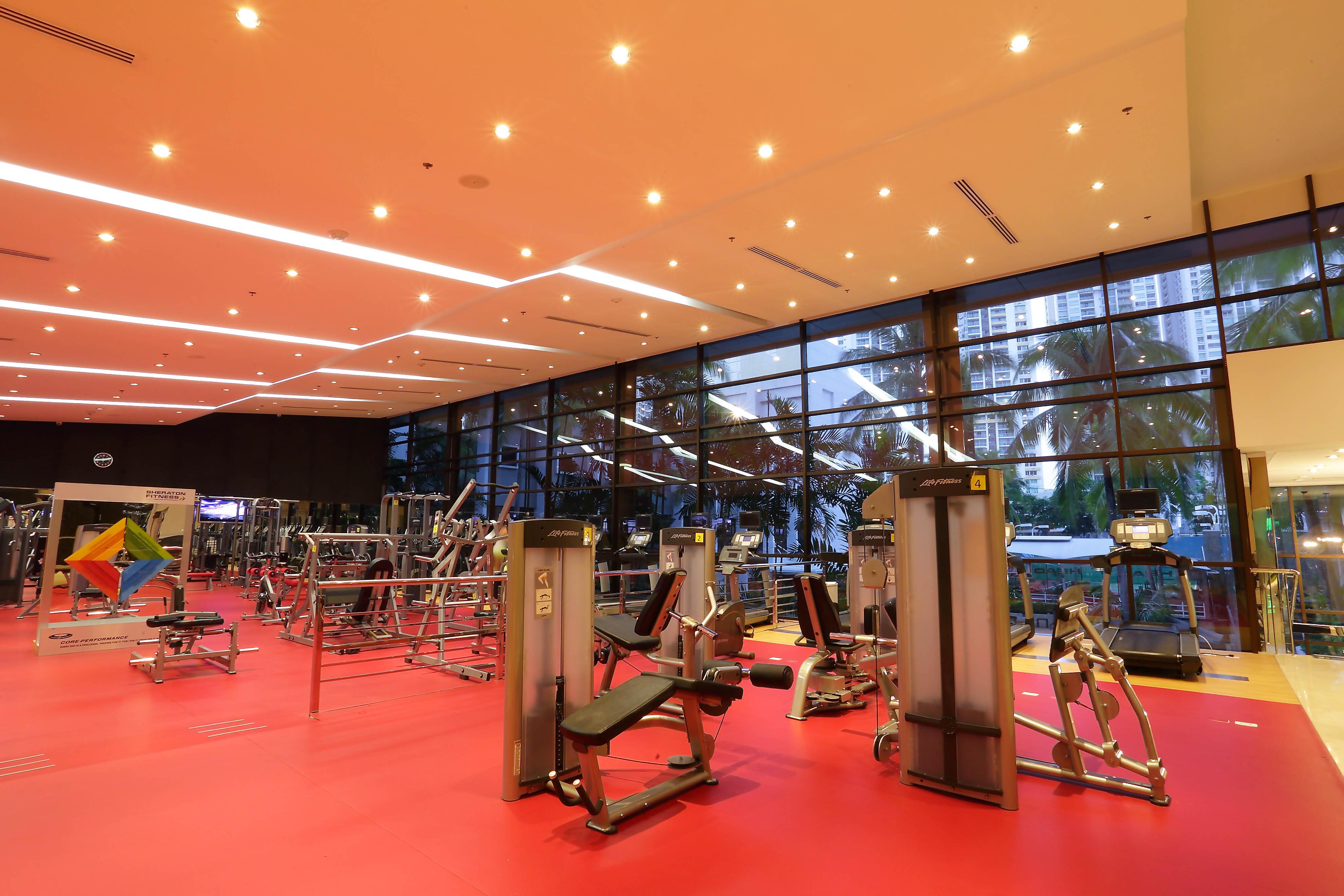 Sheraton Grand Panama Екстериор снимка The gym at the hotel