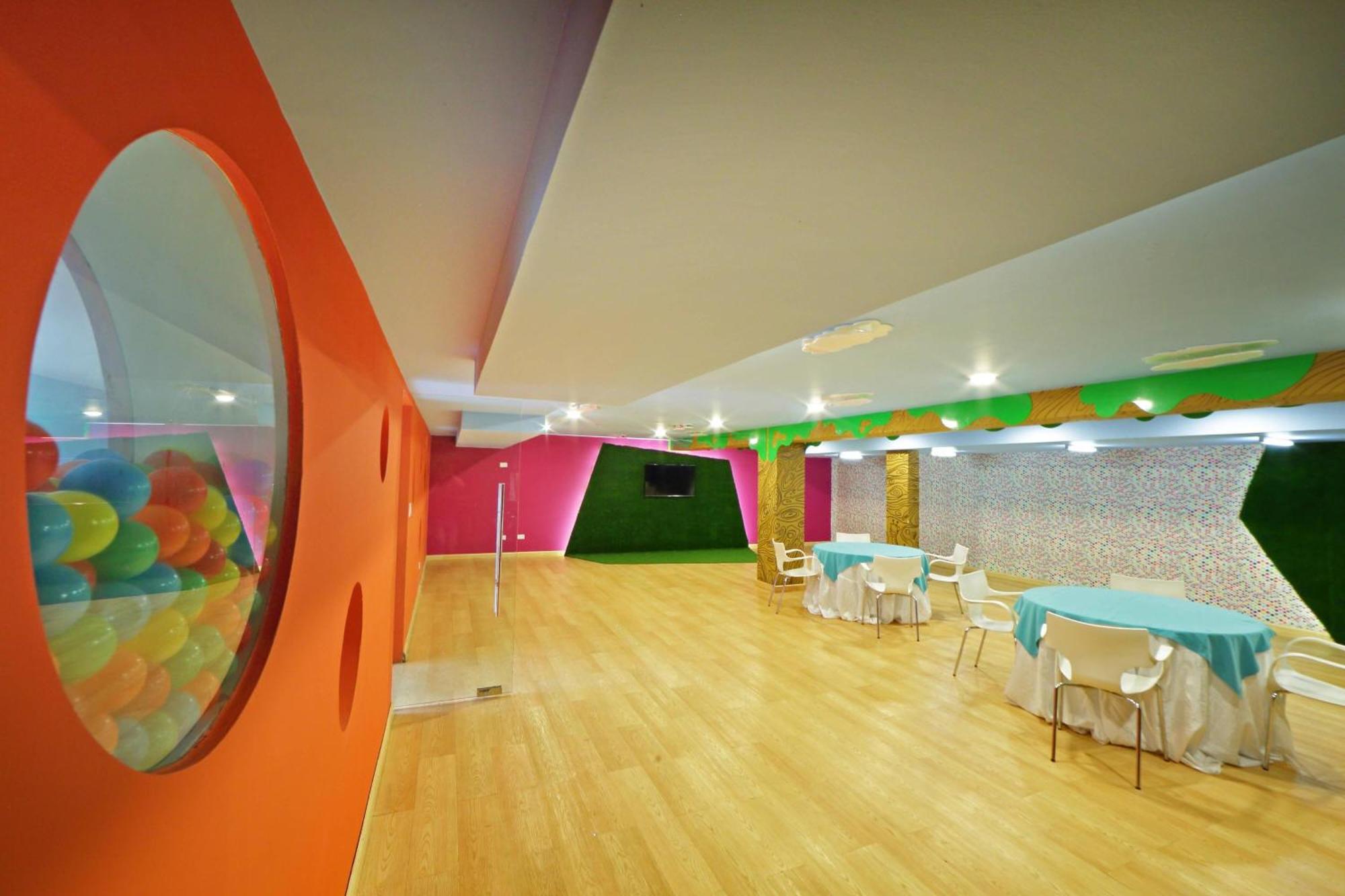 Sheraton Grand Panama Екстериор снимка The interior of the Children's Museum of Oak Park